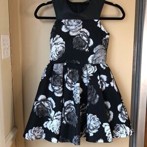 Miss Behave Girls Party Dress w/ Faux Leather Size Girls Small- Like New
